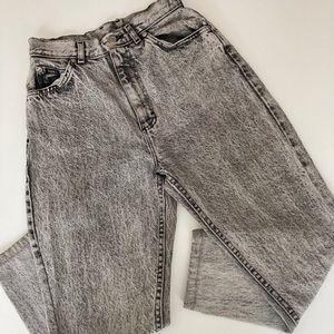 SOLD Vintage Distressed Lee Rider Capri Jeans